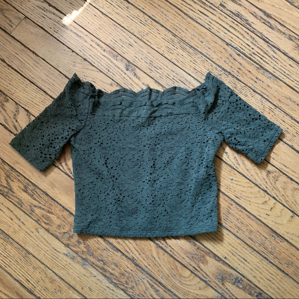 ❤️Hollister, Cropped Off the Shoulder! - Picture 2 of 3